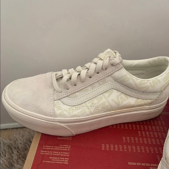 Women’s Vans Old Skool - Picture 3 of 5